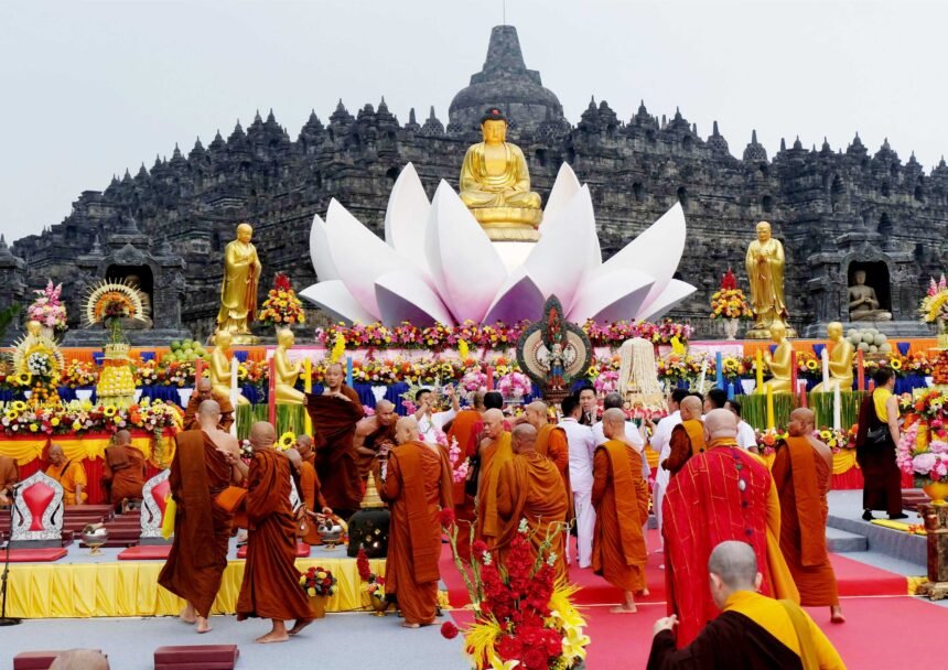 Rangkaian Perayaan Hari Waisak 2025 di Candi Borobudur