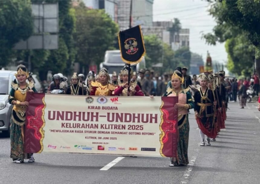 Kirab Gunungan Undhuh Undhuh 2025 di Jogja
