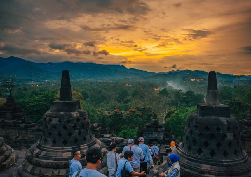 Kunjungan di Candi Borobudur Tembus 120 Ribu Wisatawan Selama Libur Natal dan Tahun Baru
